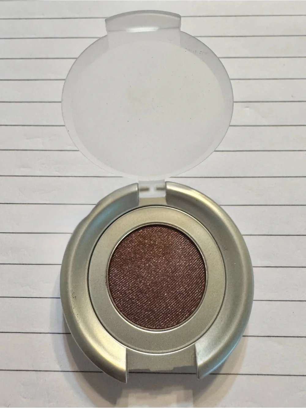 Shimmering Maroon Smokey Single Eyeshadow —